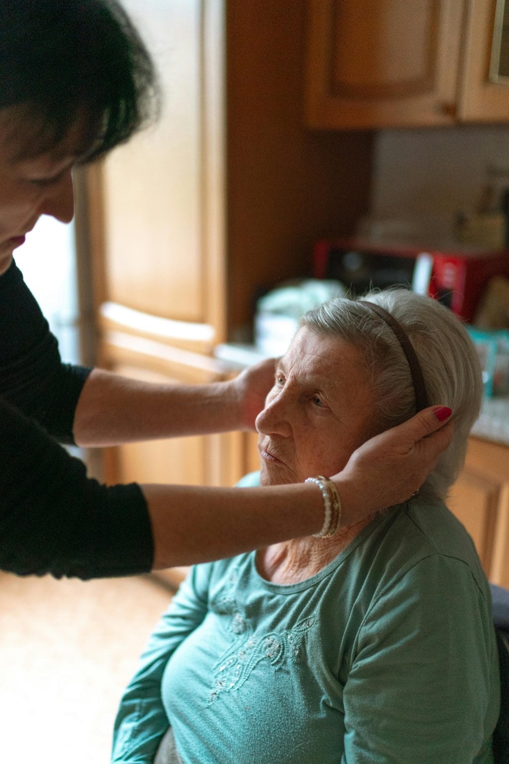 Personal care and bathing assistance for Lehigh Acres seniors at home